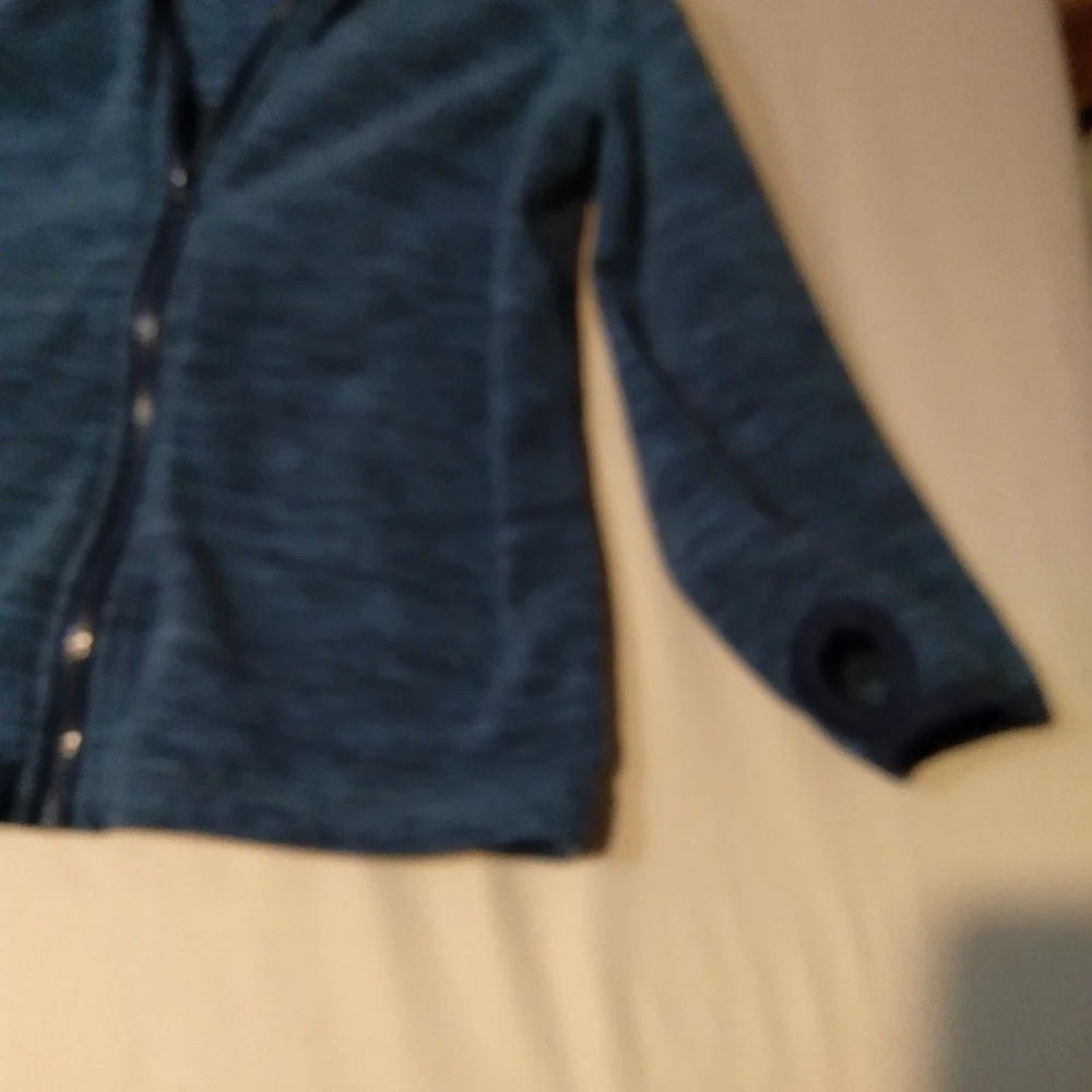 JUMPING bean brand Girls zip up thumb hole jacket. Blue print. Size Medi…